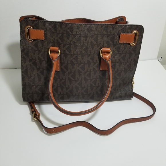 Michael Kors Hamilton bag w/cross body strap - Picture 2 of 12
